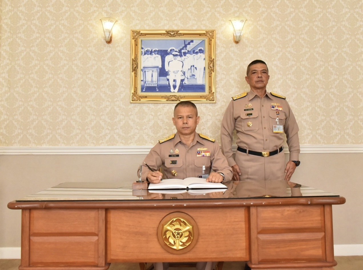 พลเรือเอก เสนอ เงินสลุง ประธานคณะที่ปรึกษากองทัพเรือ ประธานกรรมการบ้านพักข้าราชการในกองทัพเรือ ตรวจเยี่ยมบ้านพักข้าราชการในกองทัพเรือ  พื้นที่กรุงเทพมหานครและปริมณฑล (บ้านพักหน่วยโรงเรียนนายเรือ และ สำนักงานควบคุมบ้านพักส่วนกลางพื้นที่บางนา)